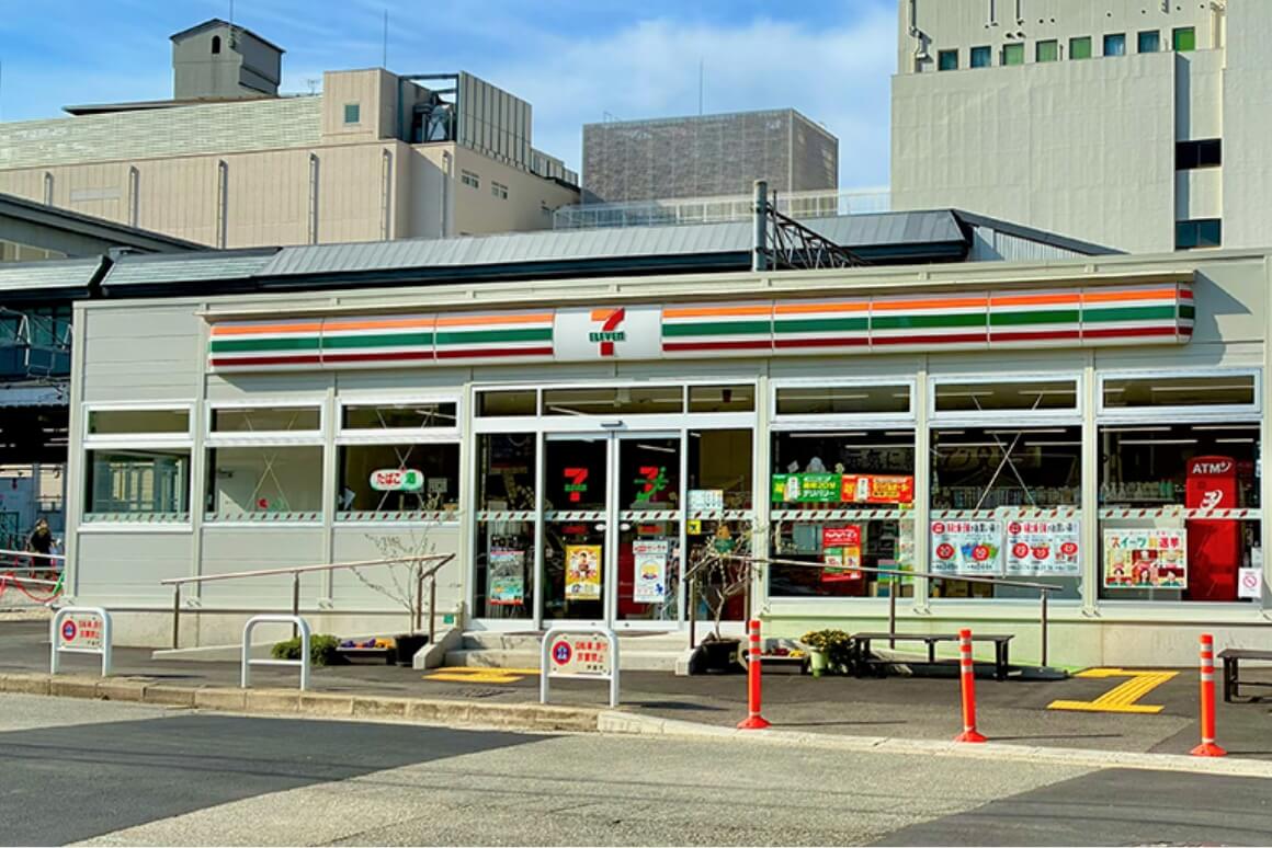 セブンイレブンJR芦屋駅前店の外観画像